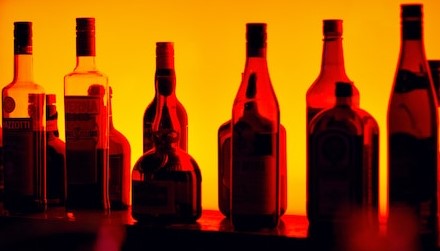 Alcohol_sergio-alves-santos-PeDrafNlY2Y-unsplash